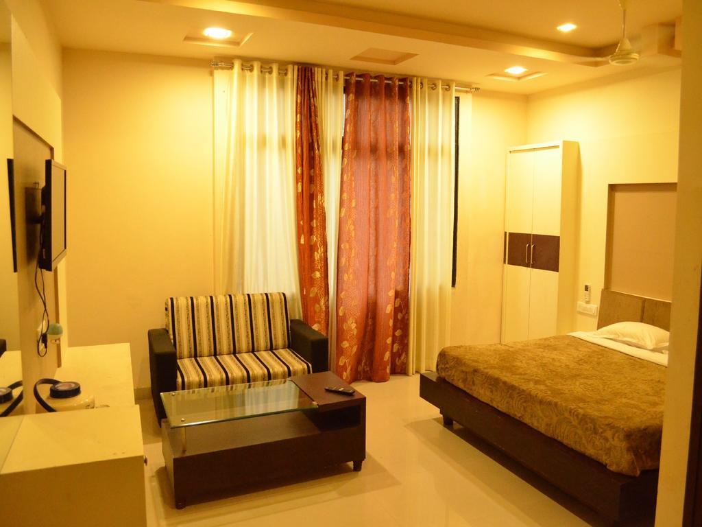 Ardency Inn Udaipur Bagian luar foto