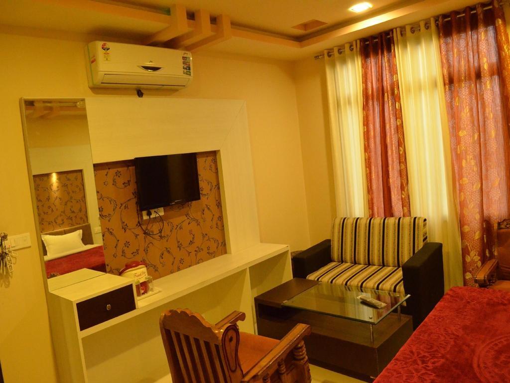 Ardency Inn Udaipur Bagian luar foto