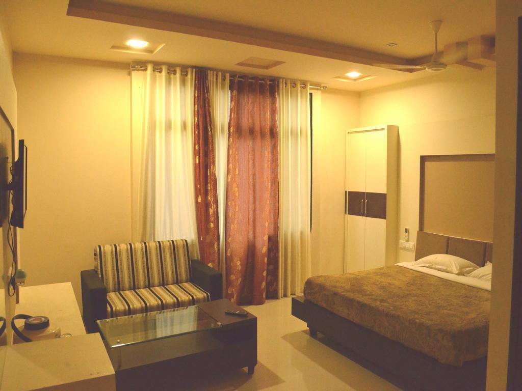 Ardency Inn Udaipur Bagian luar foto