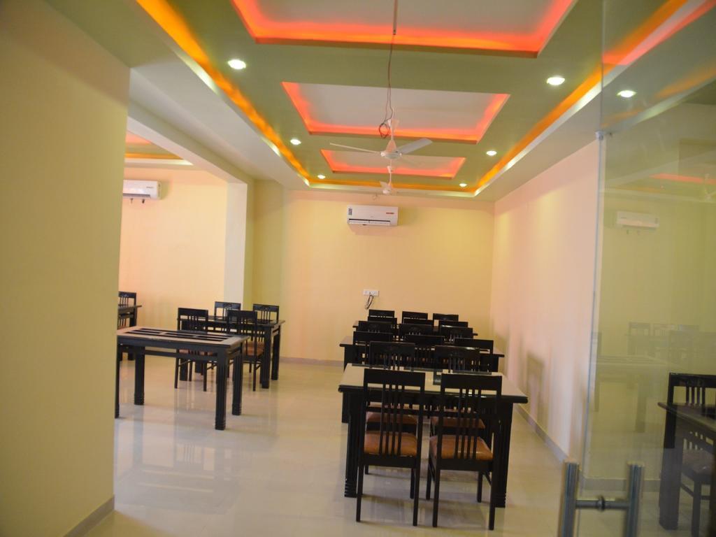 Ardency Inn Udaipur Bagian luar foto